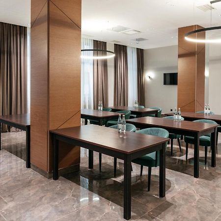 Raavah Aparthotel Almaty Esterno foto