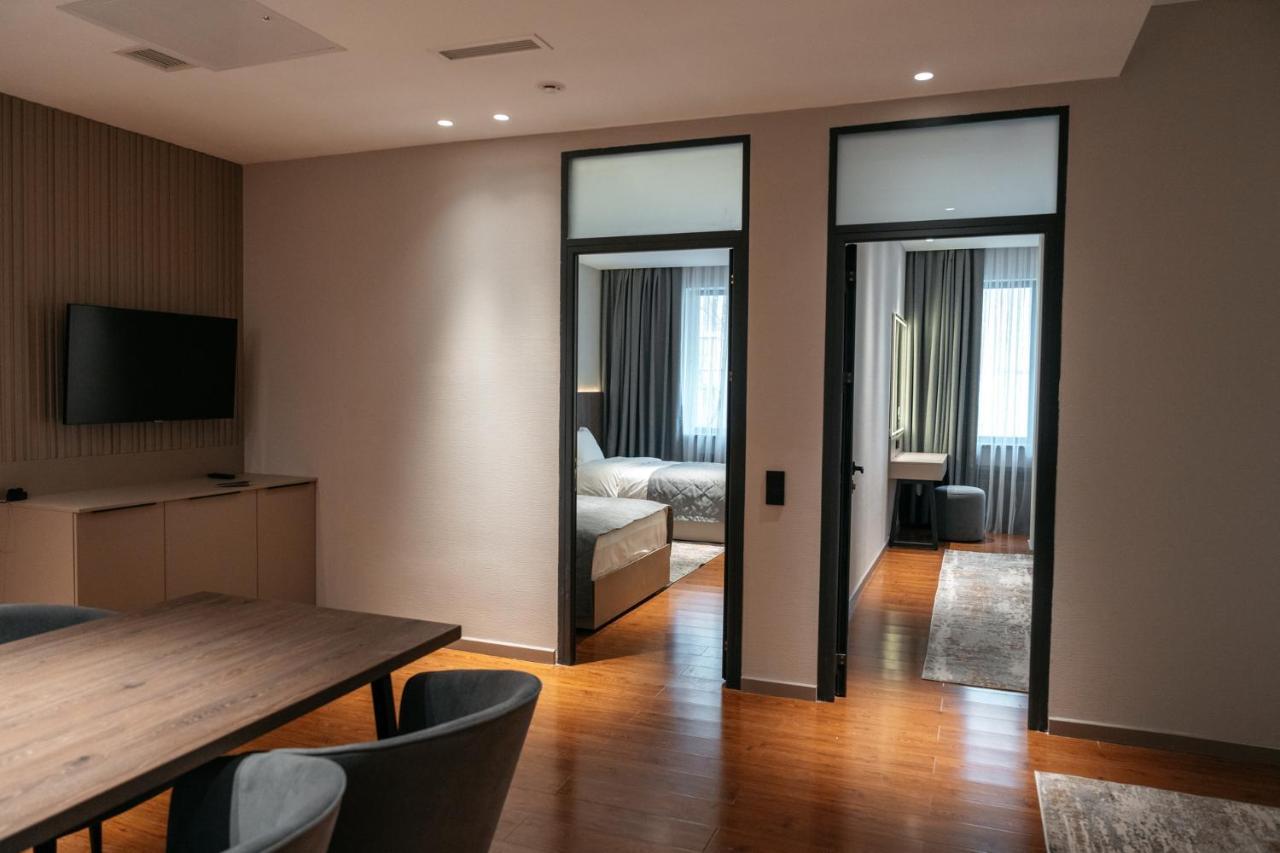 Raavah Aparthotel Almaty Esterno foto