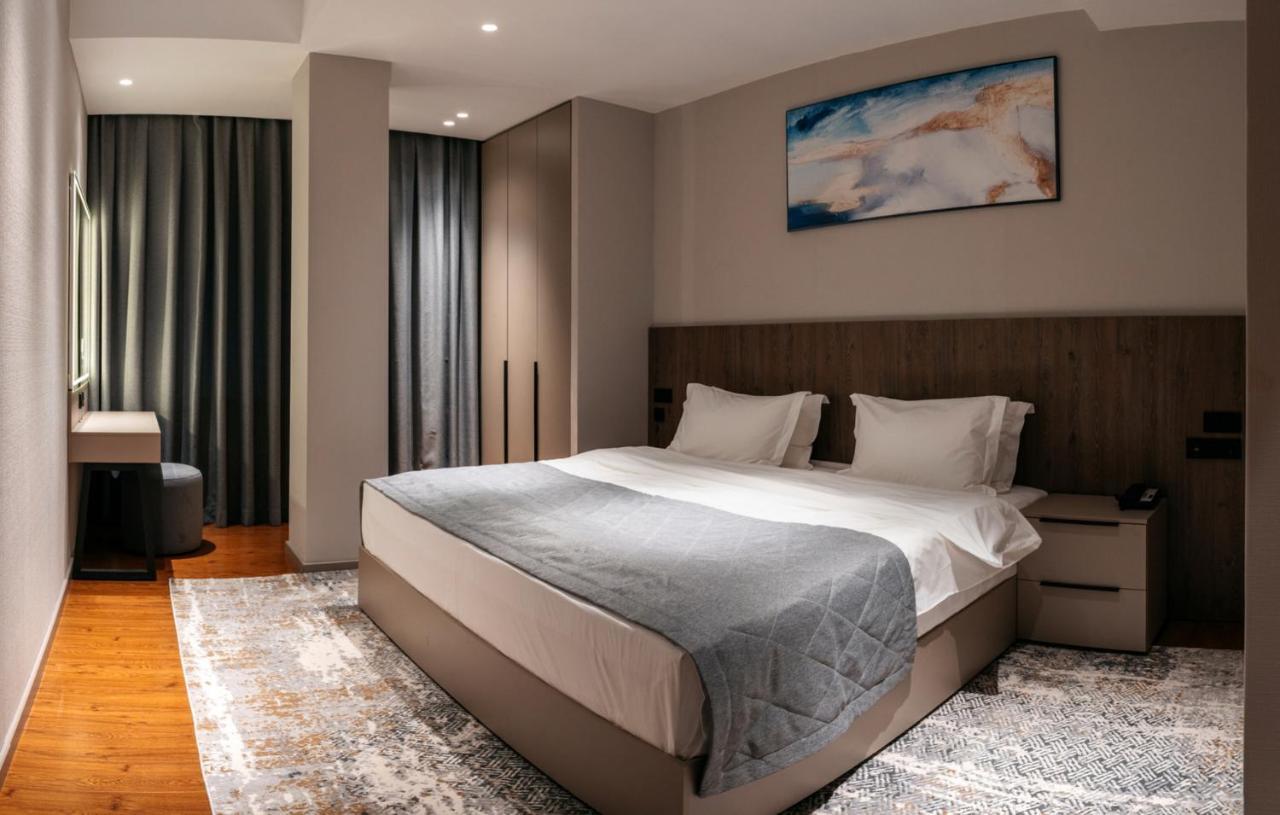 Raavah Aparthotel Almaty Esterno foto