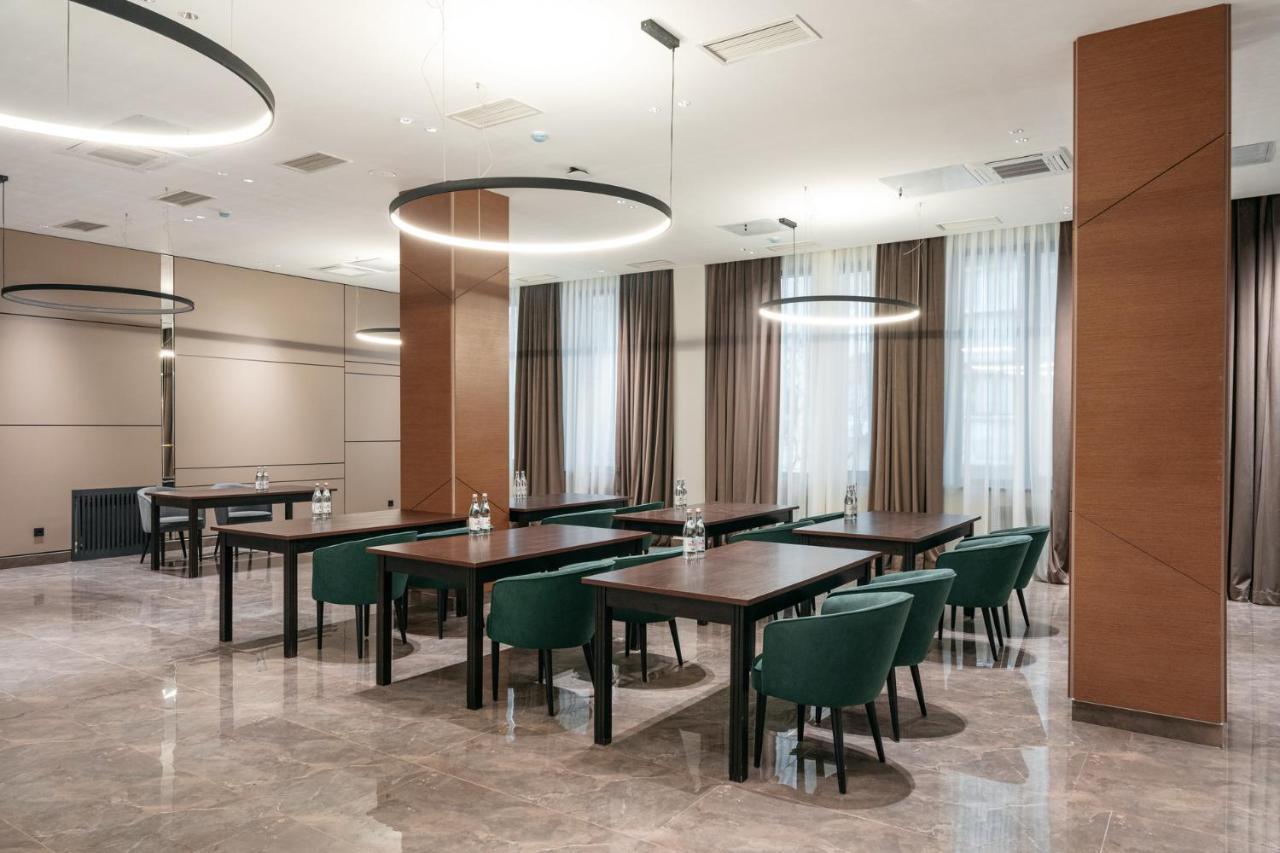Raavah Aparthotel Almaty Esterno foto